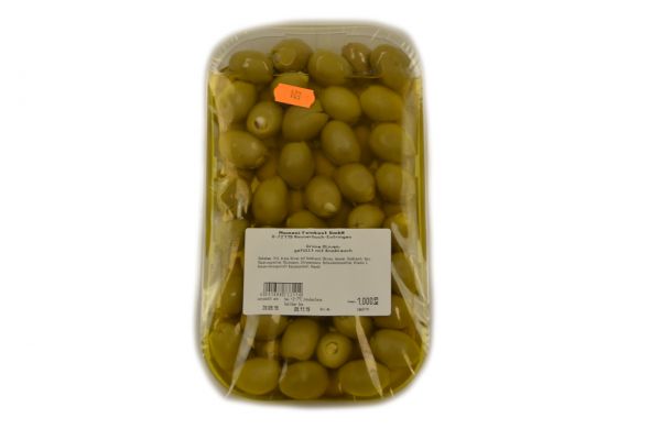Grüne Oliven gefüllt mit Knoblauch